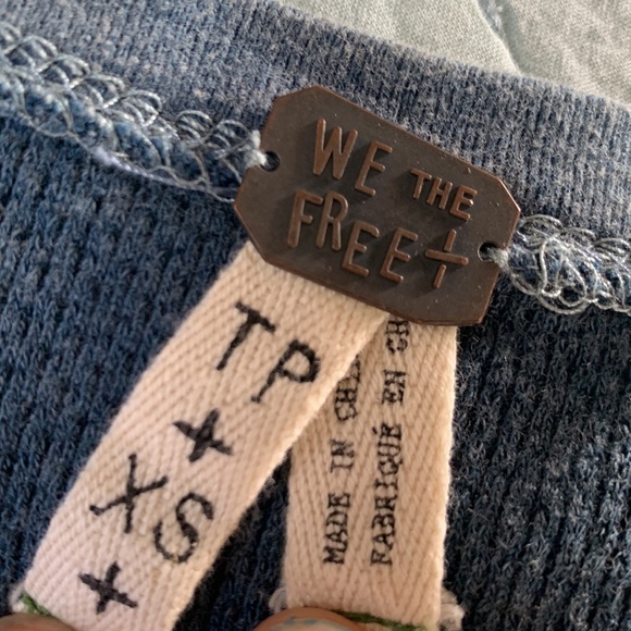 2 Long sleeve waffle knit fitted Tees. - Picture 3 of 9